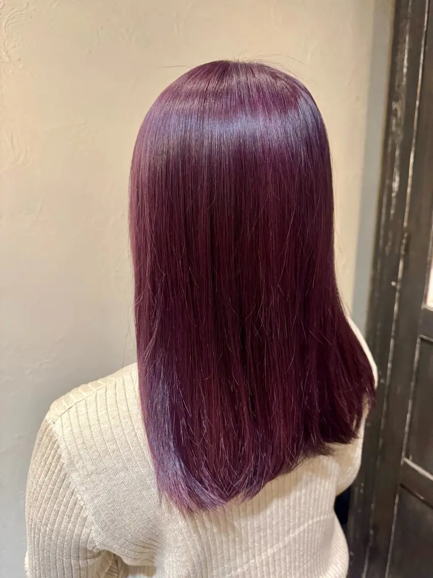 セミロング カラー ブリーチ レッドカラー 豊崎 左知のヘアスタイル