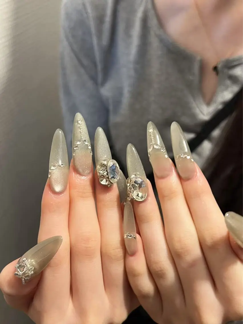 ネイル ハンドネイル Luna Gladeのネイルデザイン