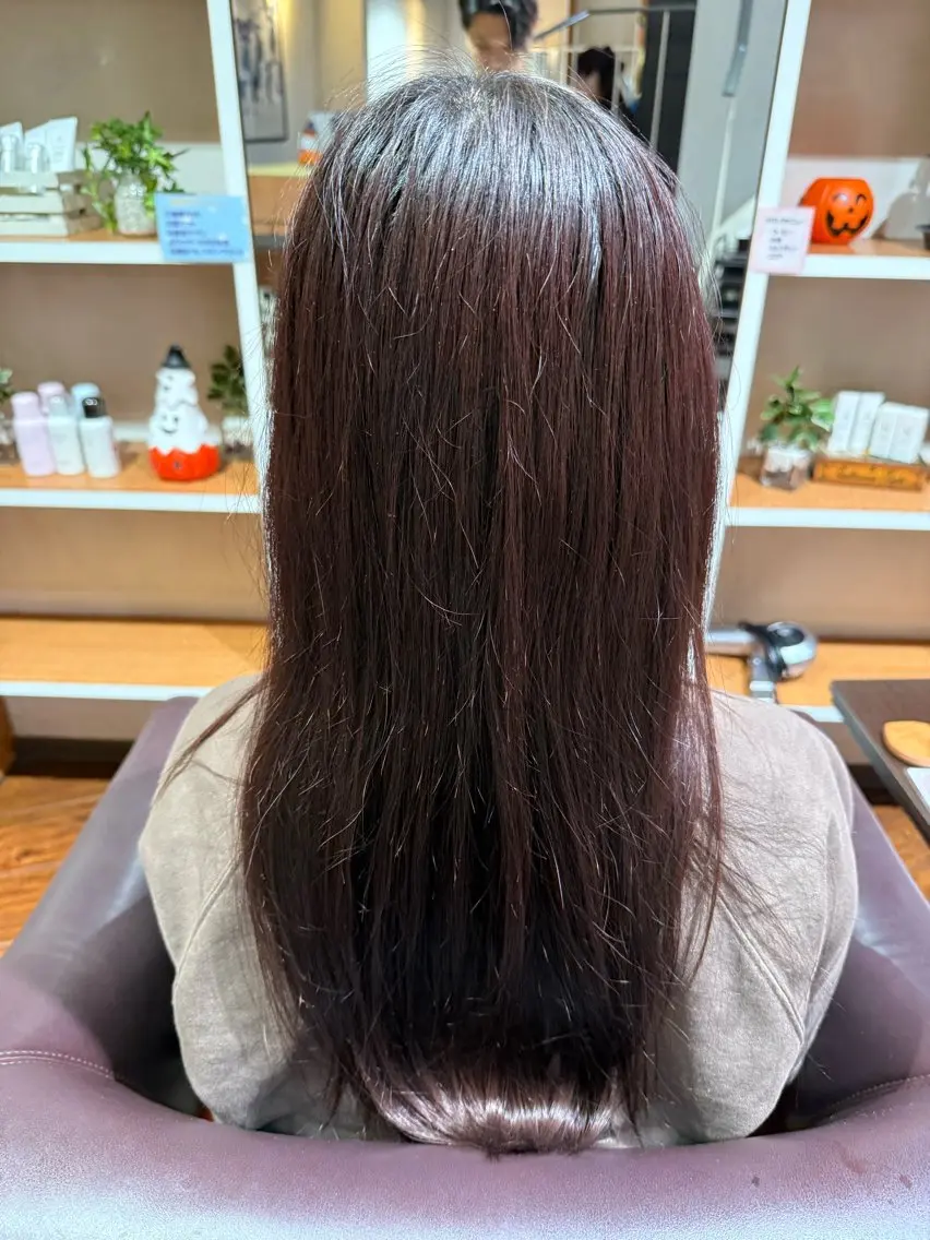 暖色カラー(赤、ピンク系)平日、12時~のみ受付月曜、火曜、木曜日受付不可の写真