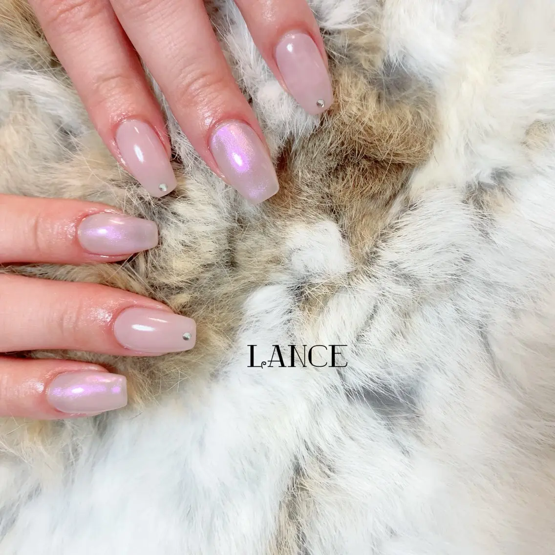 ネイル オーロラネイル フレンチネイル グラデーション キラキラネイル 韓国ネイル ハンドネイル Lance nailのネイルデザイン
