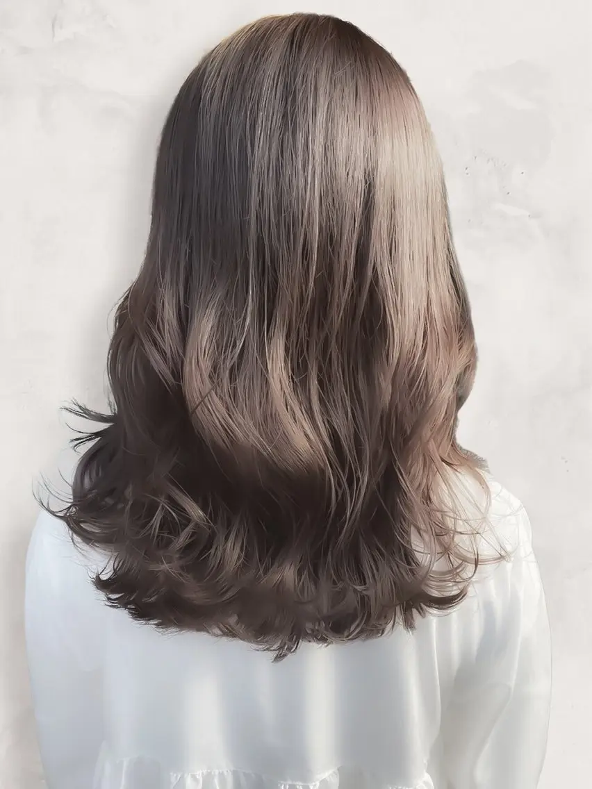 セミロング カラー 岸本 一誠のヘアスタイル