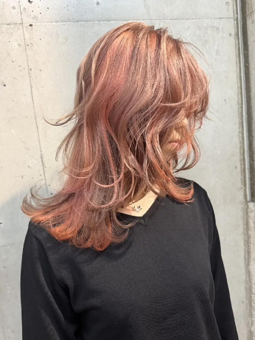 ミディアム カラー ブリーチ デザインカラー ダブルカラー グレージュ インナーカラー mood 髪質改善 ダブルカラーのヘアスタイル