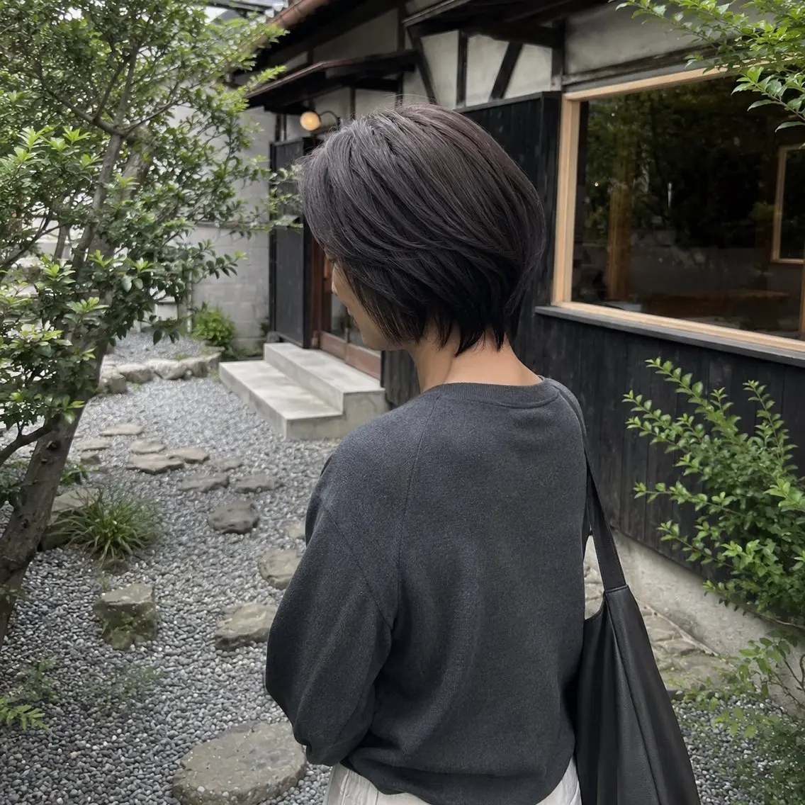 ショート カラー ヘアカラー 小嶋 彩葉のヘアスタイル