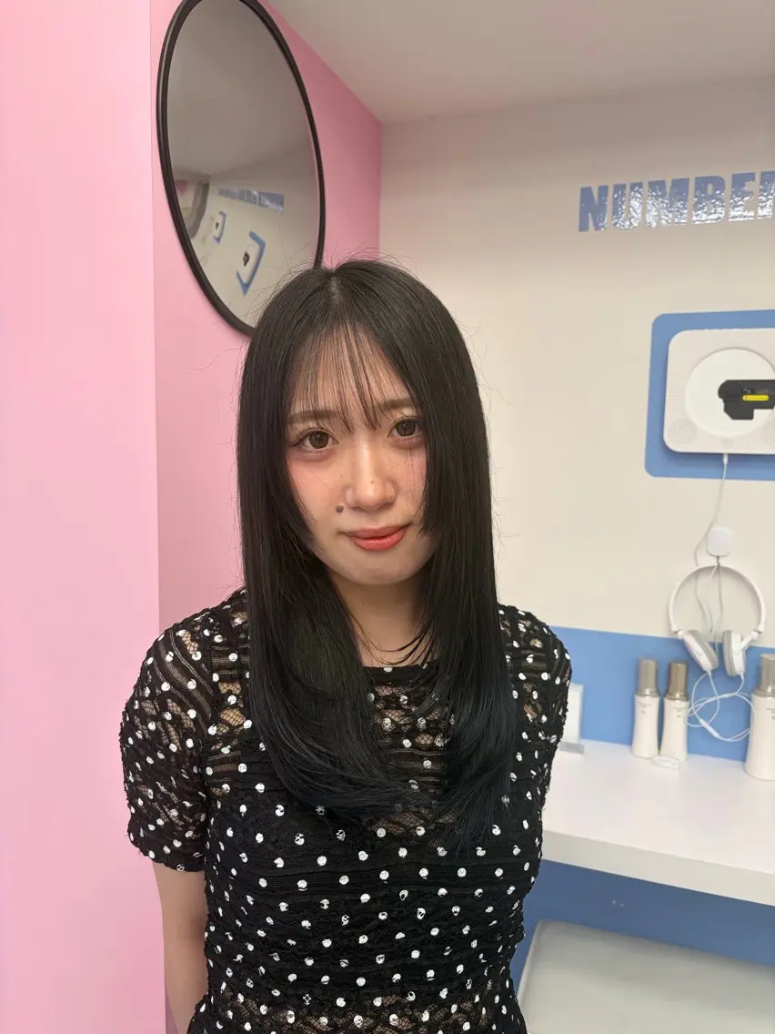 ロング カラー 黒髪 ブルーカラー ブルーブラック 透明感カラー haruka N°ulusのヘアスタイル