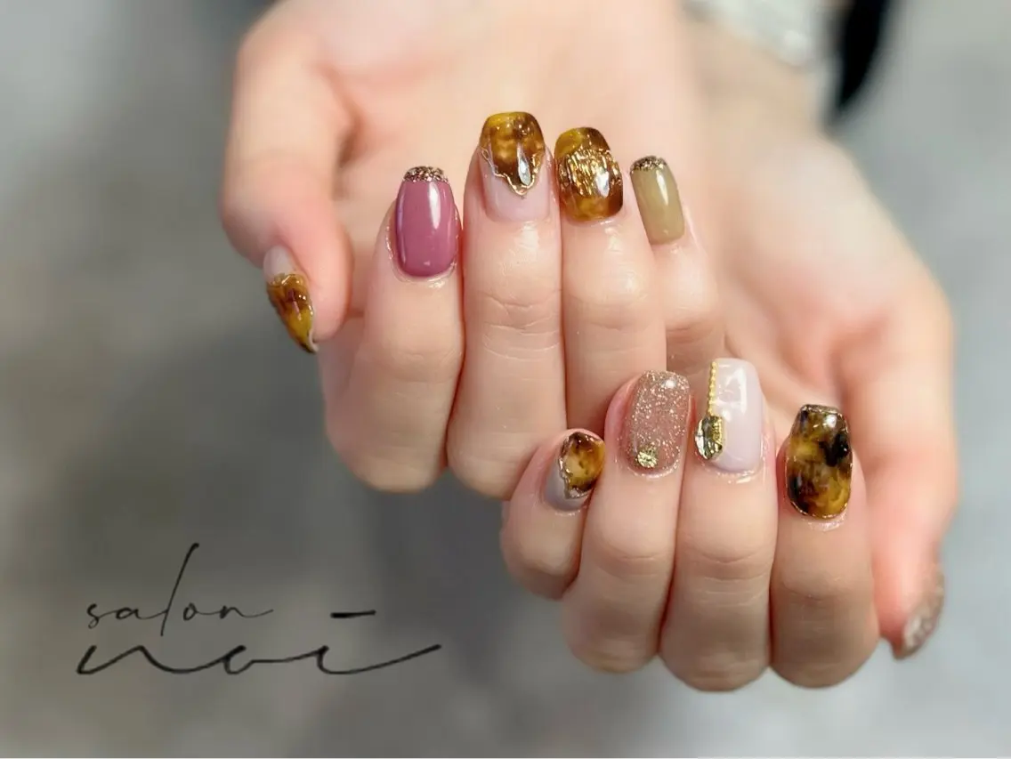 ネイル べっ甲ネイル ハンドネイル salon noiのネイルデザイン