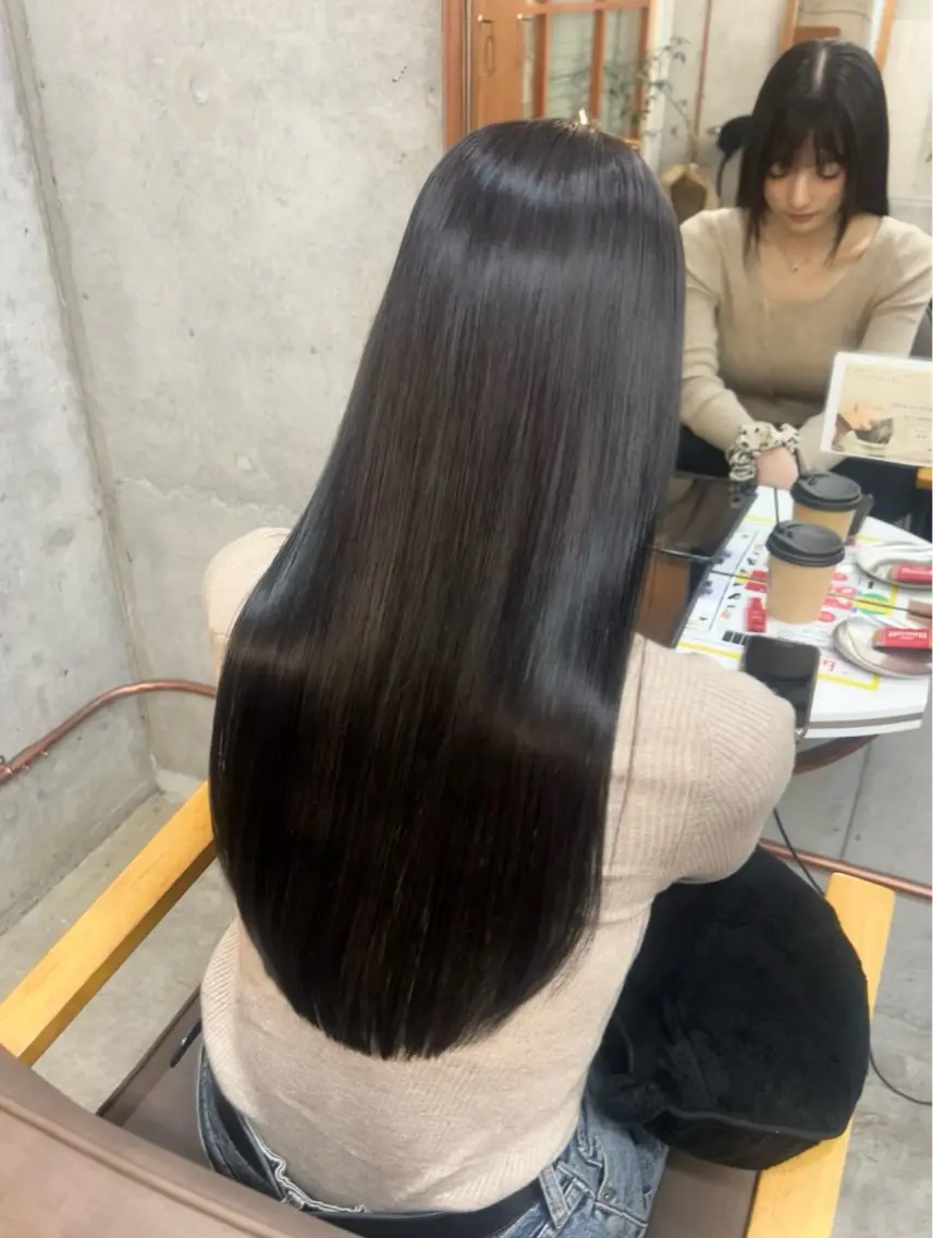 ロング カラー 顔周りレイヤー/ ふわあいりのヘアスタイル