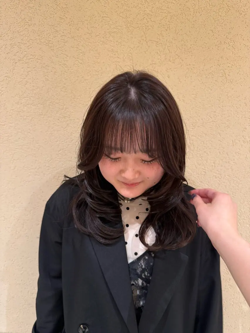 セミロング 緑川 莉緒のヘアスタイル