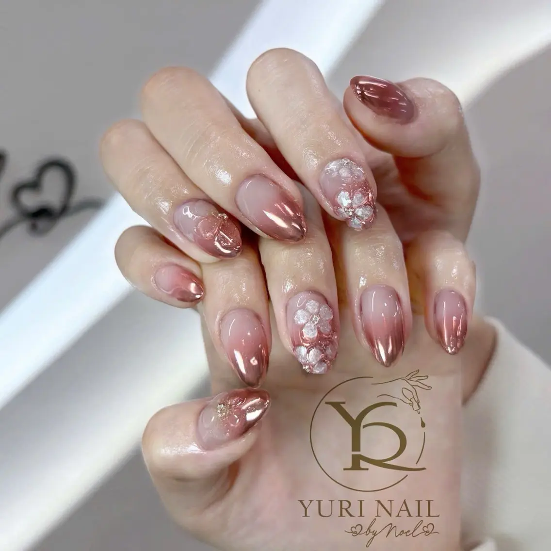 ネイル チークネイル フットネイル フレンチネイル グラデーション キラキラネイル ハンドネイル フットネイル ハンドケア YURI Nail NARITAのネイルデザイン