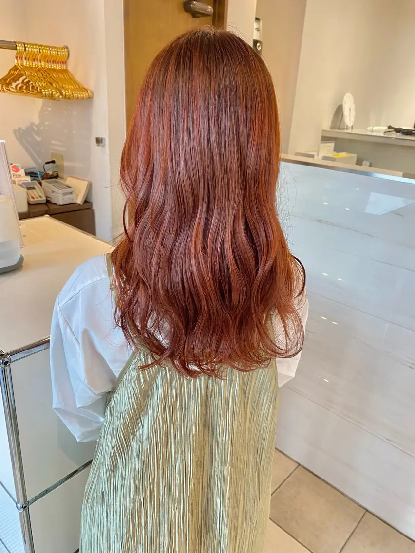 ロング 塩崎 絢世のヘアスタイル