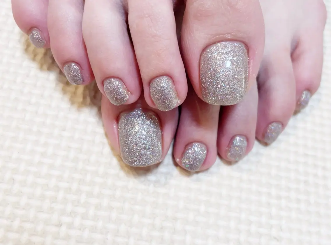 フットジェルネイル👣💅脚ケア✨ワンカラー4,950円♪ワンカラー❤️色選択可!他店オフ+1,650円の写真