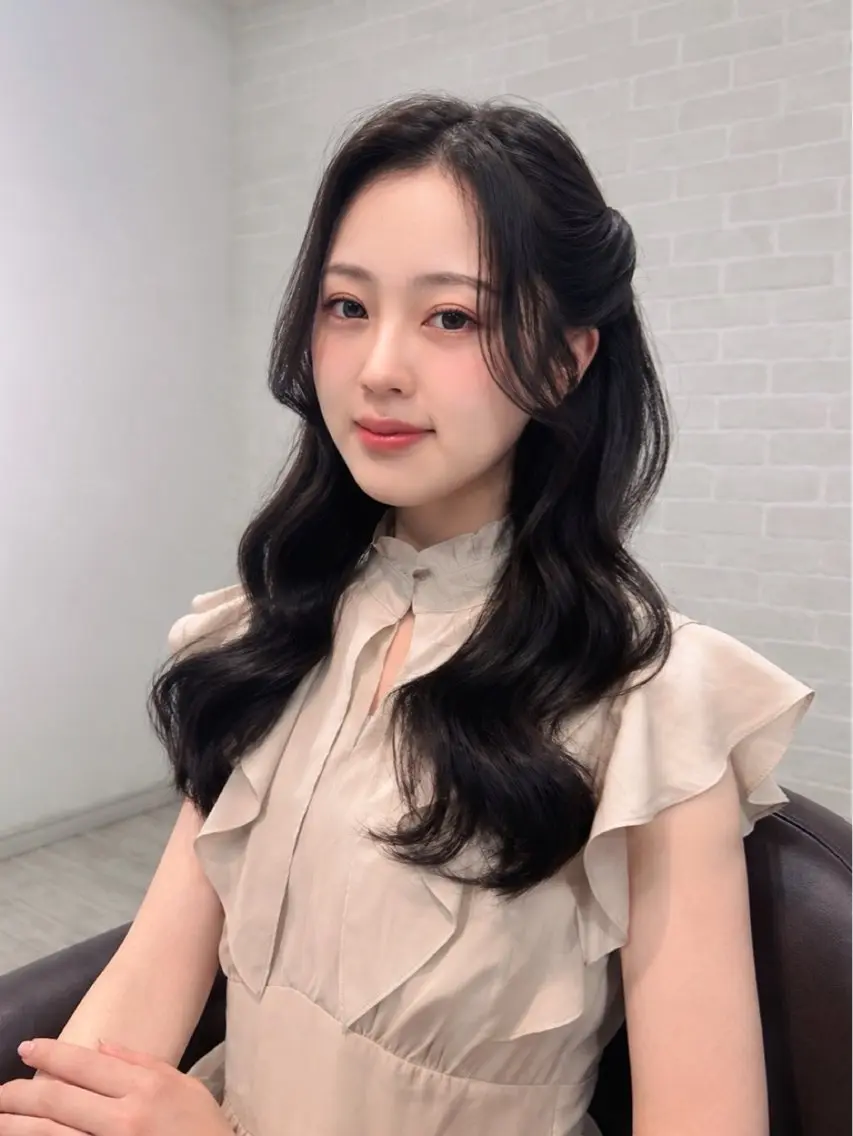 ロング ヘアセット 【韓国ヘア×透明感 カラー】笹谷 莉未のヘアスタイル