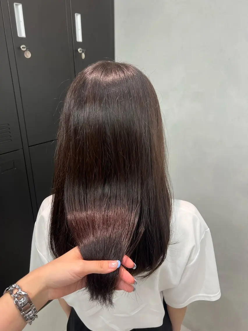 ミディアム カラー カット ヘアカラー トリートメント 小森聖奈 韓国風レイヤーカットのヘアスタイル