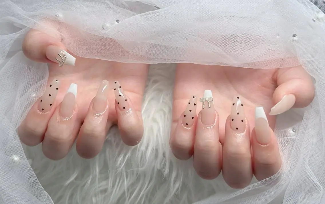 ネイル フレンチネイル ジェルネイル ハロウィン 韓国ネイル マグネットネイル ハンドネイル H.baby Nail Salonのネイルデザイン