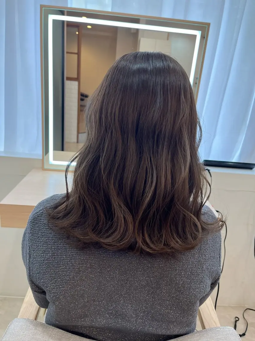 セミロング カラー ヘアカラー ツシマ ユウキのヘアスタイル