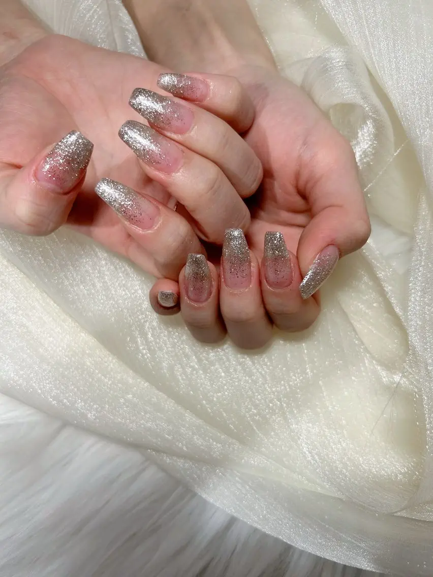 ネイル アートネイル 桜ネイル フレンチネイル ガラスフレンチ グラデーション 🌈 Laule'aのネイルデザイン