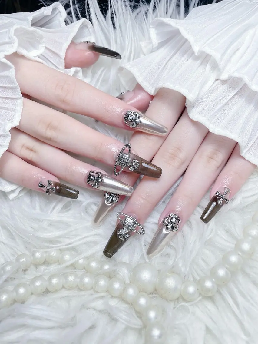 ネイル チークネイル 長さ出し フラワーネイル フレンチネイル ガーリー ハンドネイル NEW NAIL 池袋のネイルデザイン