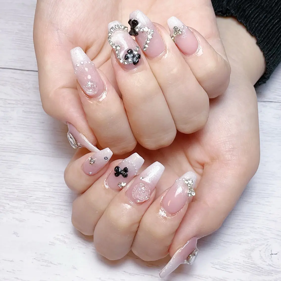 ネイル ハンドネイル 🍭Yun nail hyejin🌸のネイルデザイン