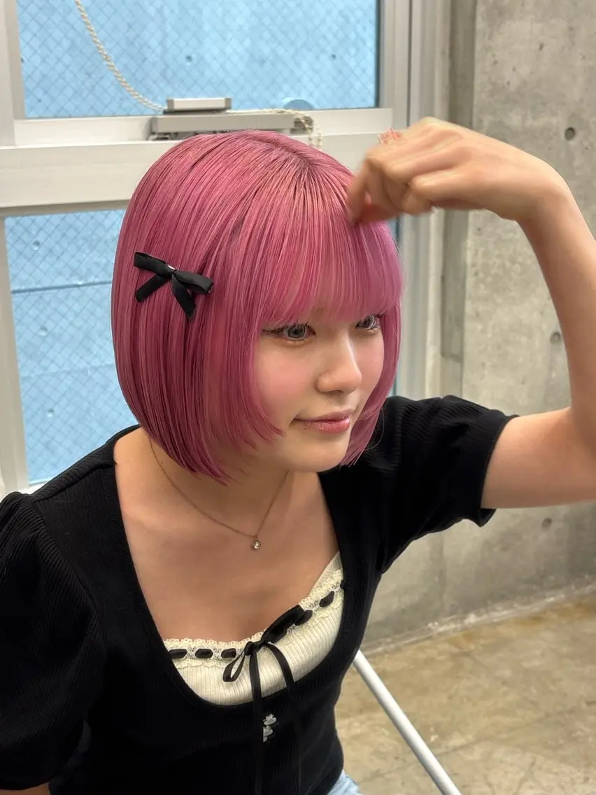 ミディアム カラー ブロンド ピンクカラー カット ヘアカラー トリートメント トレンドカラー🥣／ ヘアアレンジ✩.*˚のヘアスタイル