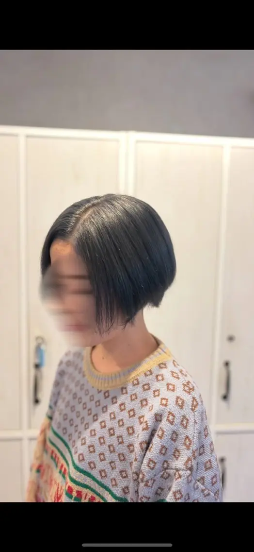 ショート カラー ブルーカラー シルバー ヘアカラー トリートメント ELLE&SALLY Tamoriのヘアスタイル
