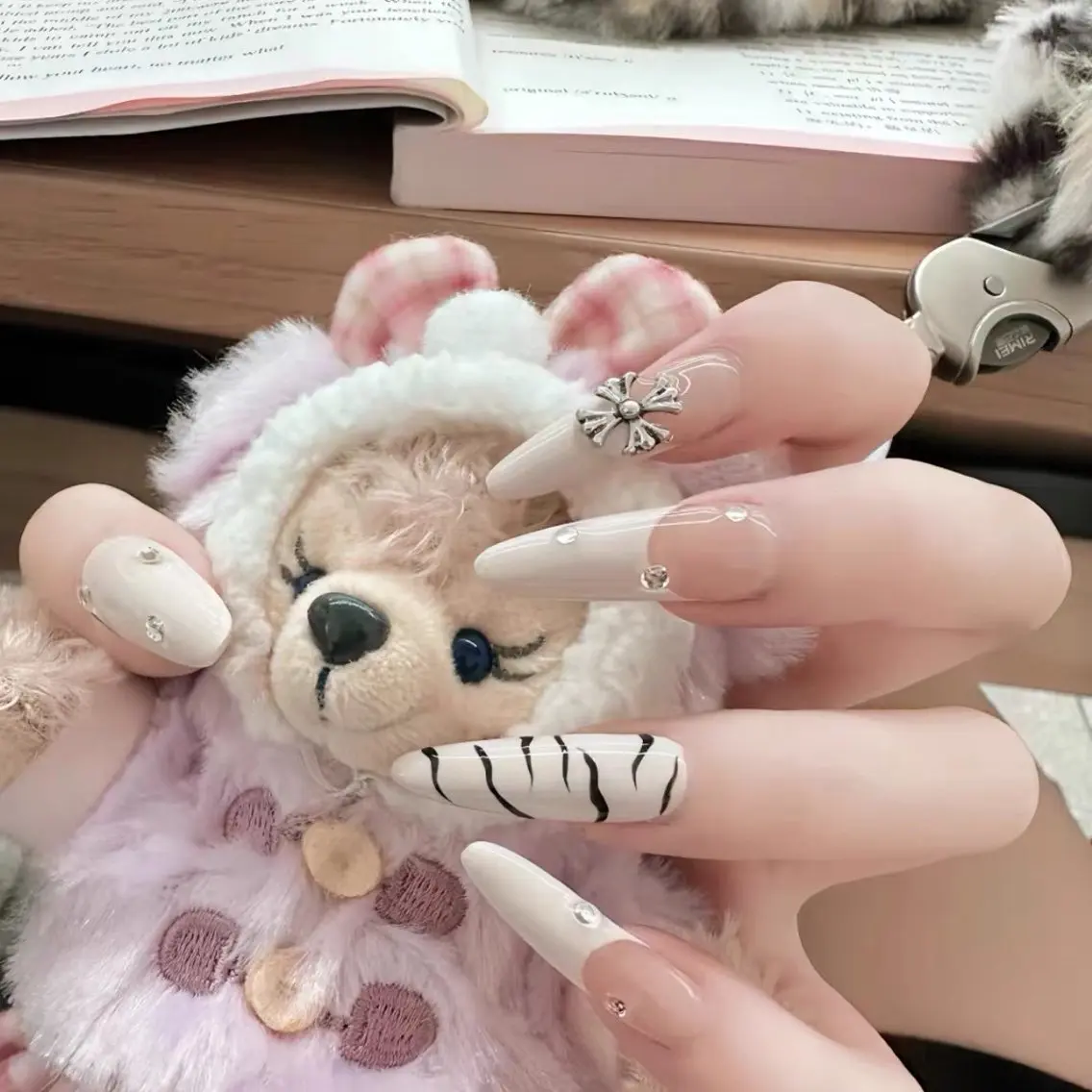 ネイル FF フィフィネイルサロンのネイルデザイン