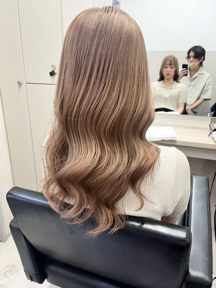 セミロング カラー ベージュカラー ハイトーンカラー ミルクティーベージュ カット ヘアカラー トリートメント ke-ichi/小顔 カット×透明感カラーのヘアスタイル
