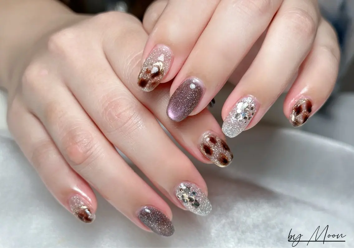 ネイル べっ甲ネイル キラキラネイル Moon Nailsのネイルデザイン