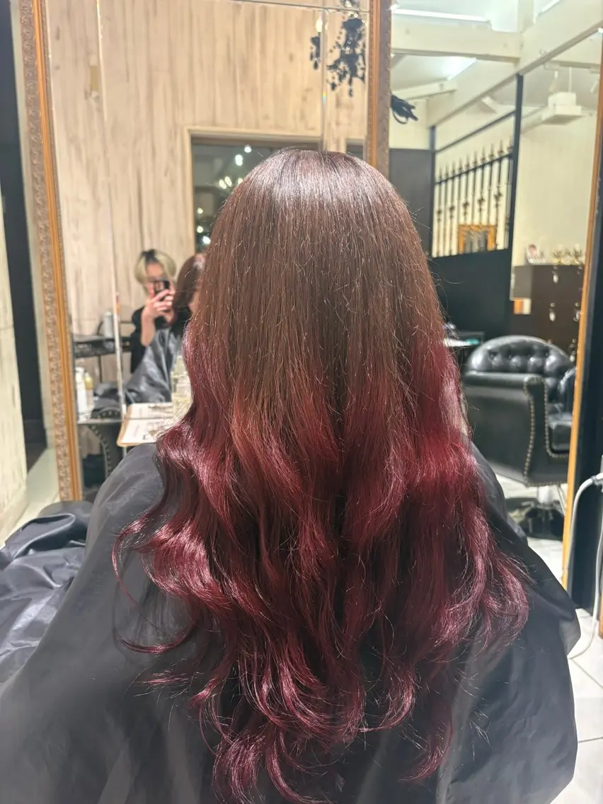 カラー ボルドーカラー ブラウンカラー グラデーションカラー ヘアカラー トリートメント 松井 悠希のヘアスタイル