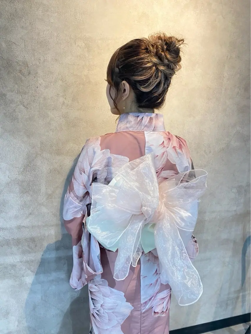 セミロング ヘアアレンジ KISSSWAN はなのヘアスタイル