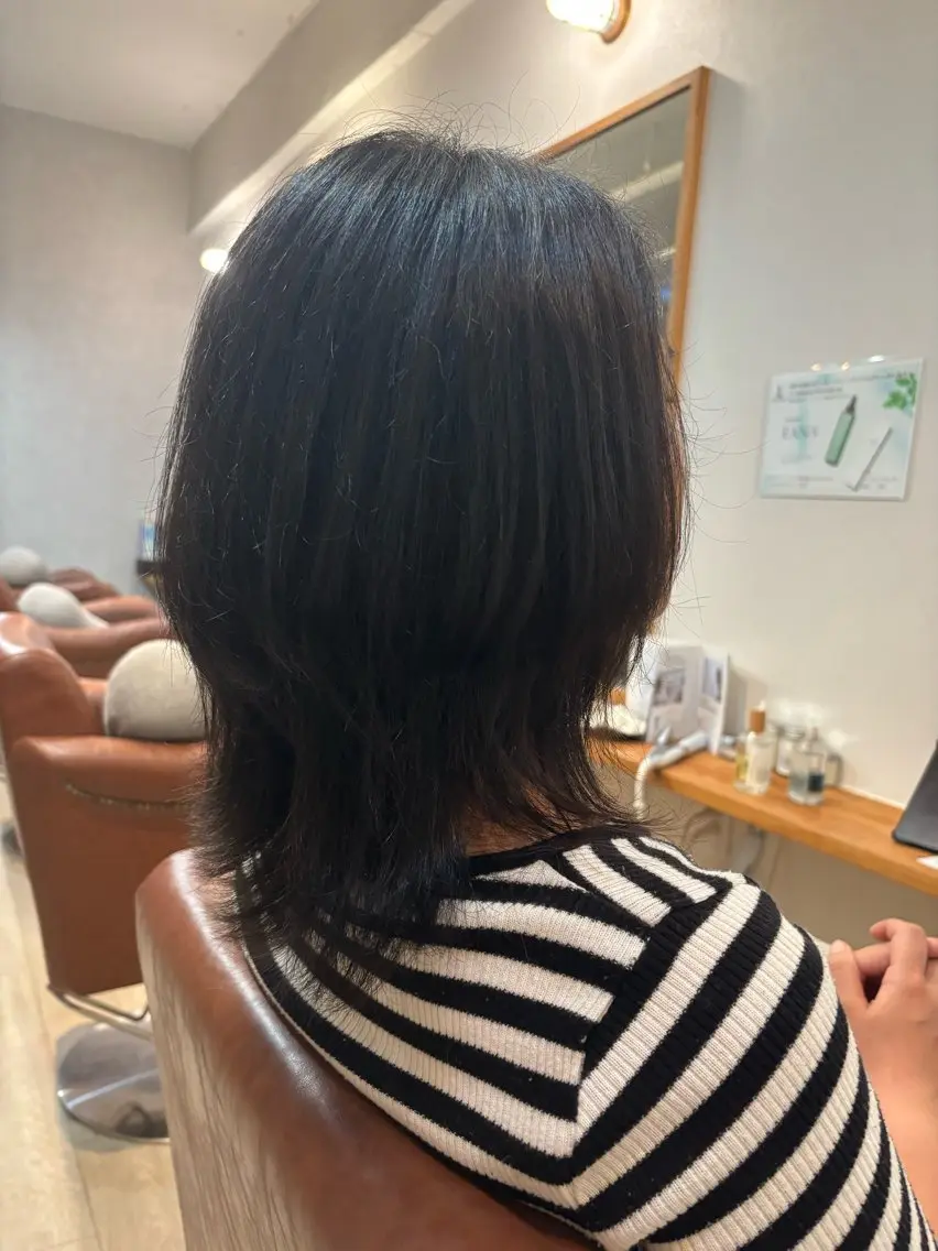 ミディアム ウルフカット m. Kahoのヘアスタイル