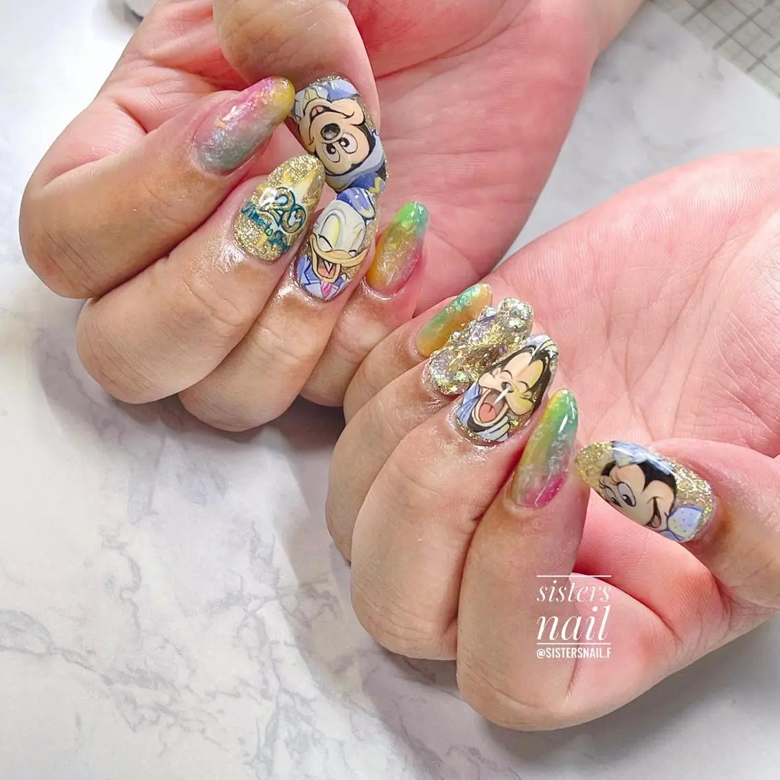 ネイル アートネイル キラキラネイル ストーンネイル sisters nail.fのネイルデザイン