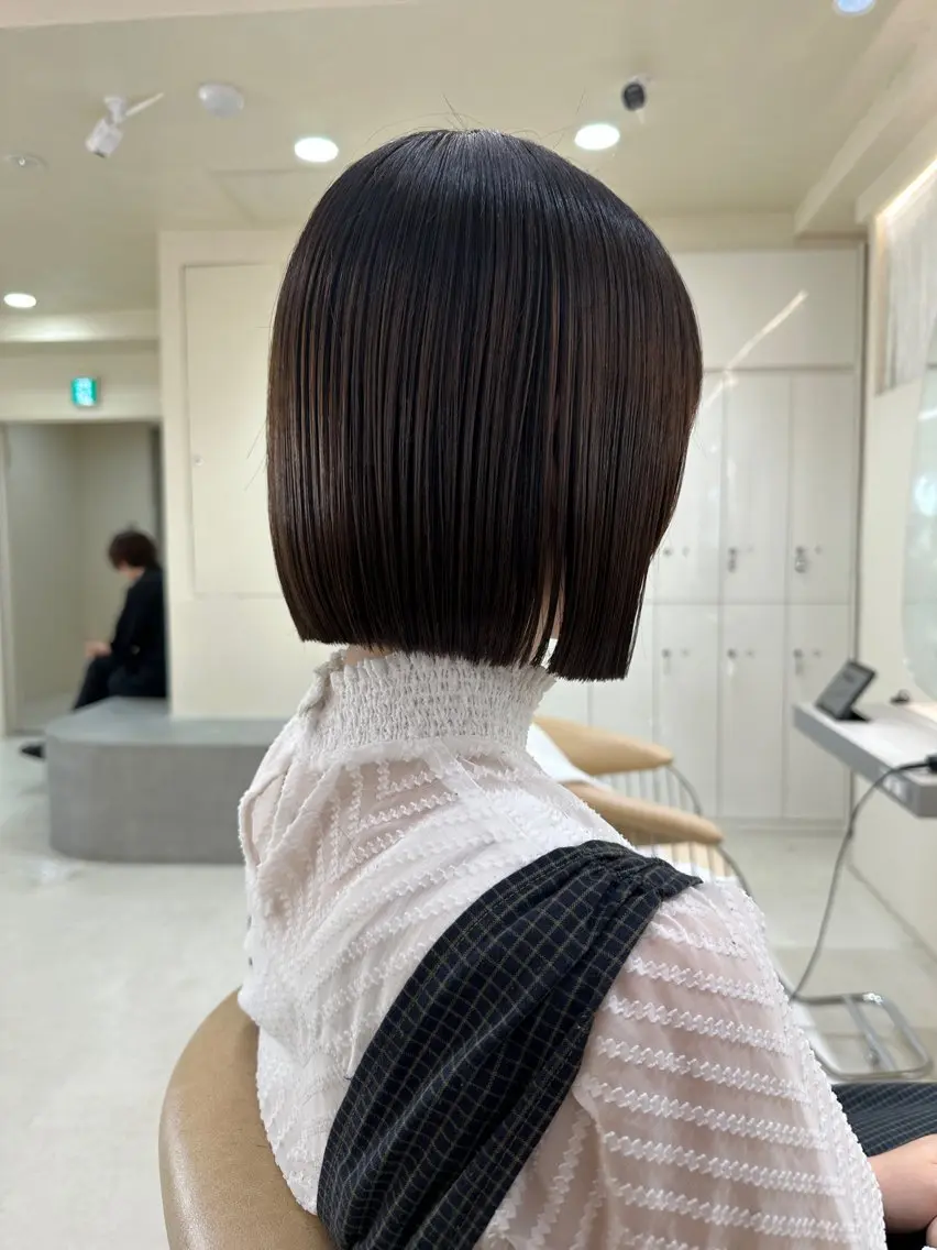 ミディアム カラー 縮毛矯正ボブ&顔まわ レイヤー♡TOMOEのヘアスタイル