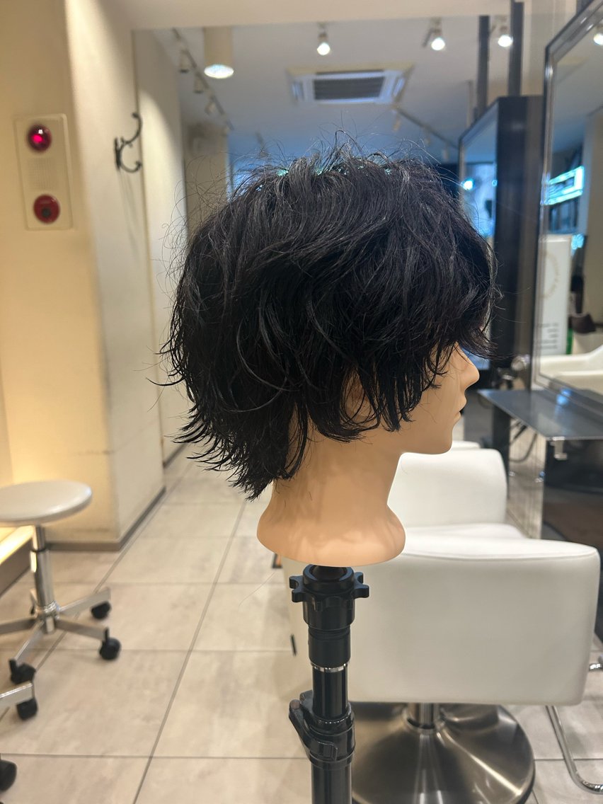 ショート パーマ ショートヘア ウルフカット カット パーマ 位田 結実のヘアスタイル