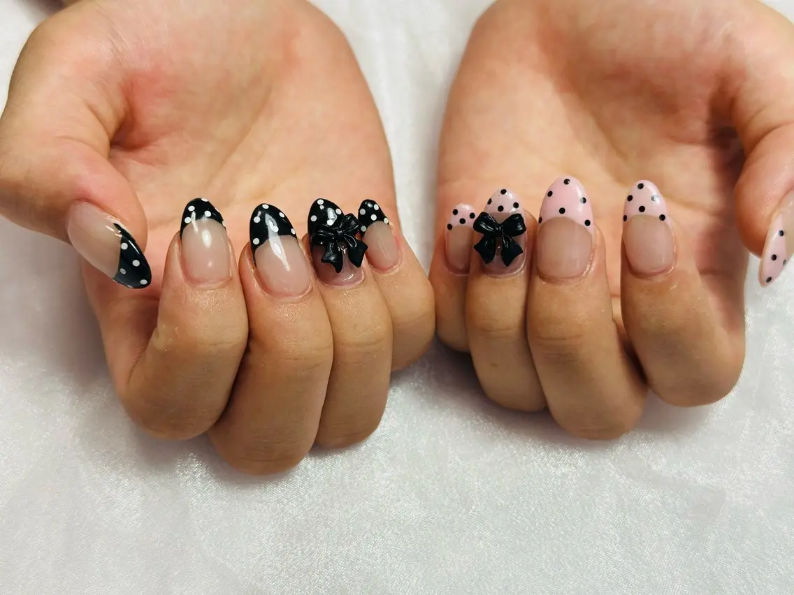 ネイル ドット フレンチネイル 持ち込み nailsalon oluoluのネイルデザイン