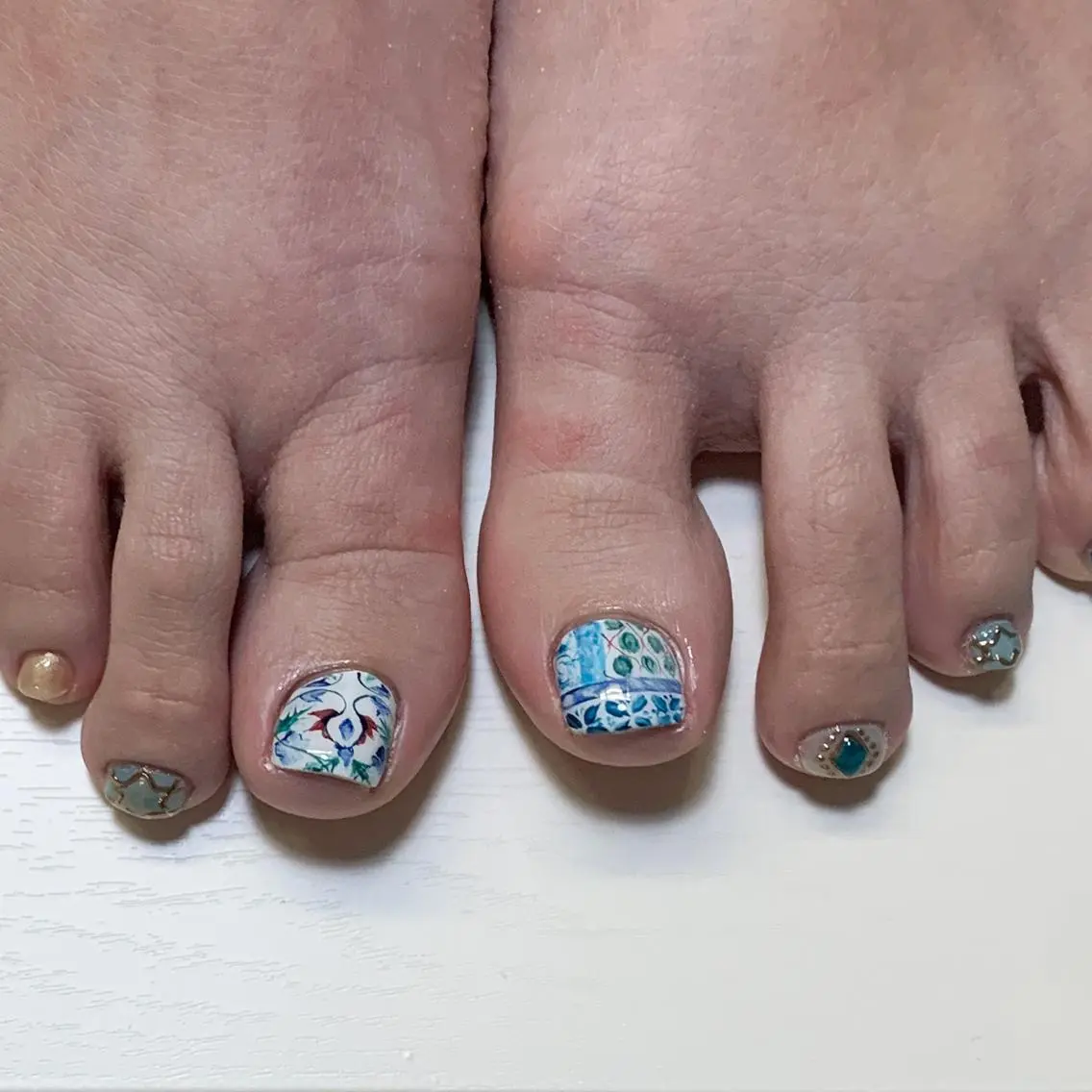 ネイル フットネイル FIORITURA aiのネイルデザイン