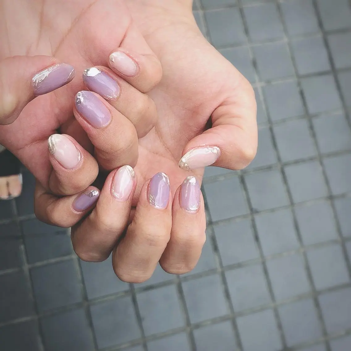 ネイル ニュアンスネイル パープル 中牟田 彩水のネイルデザイン