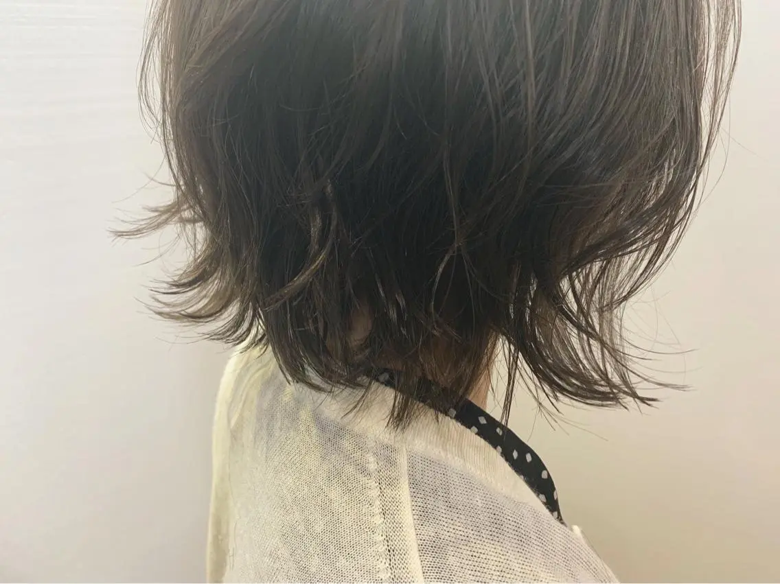 ミディアム カラー ボブ レイヤーカット ウルフカット 【Uneユヌ】菊地 春那のヘアスタイル