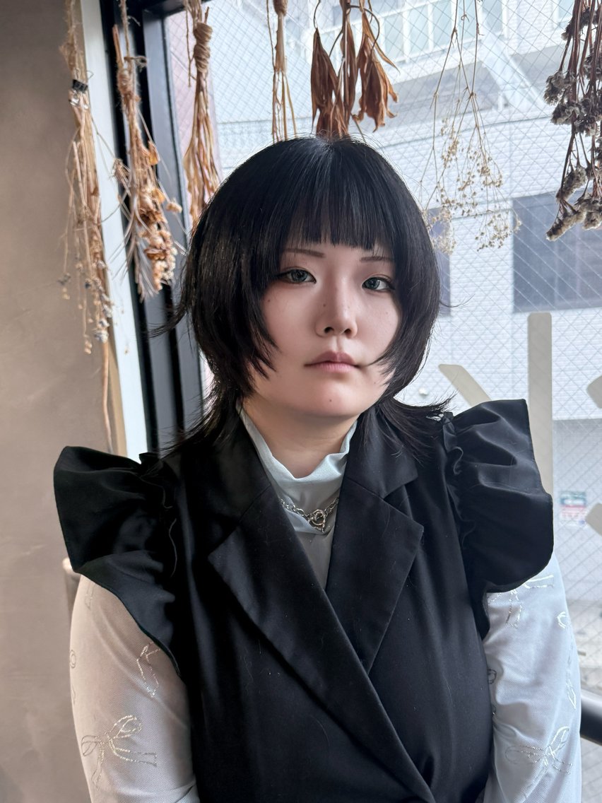 セミロング カット ウルフ レイヤー パーマ🪐MANAのヘアスタイル