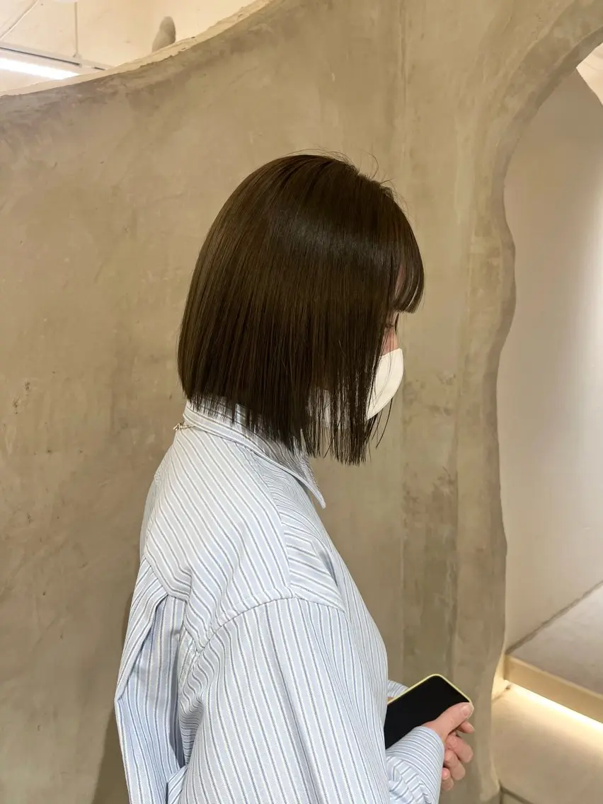 ミディアム カラー カット ヘアカラー トリートメント 切りっぱなしボブ/ 艶カラー/綾莉のヘアスタイル
