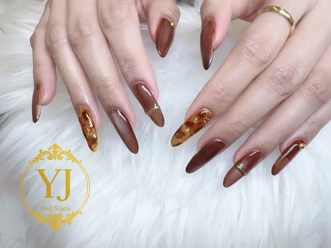 ネイル アートネイル べっ甲ネイル マグネットネイル YJ Nail Yumiのネイルデザイン