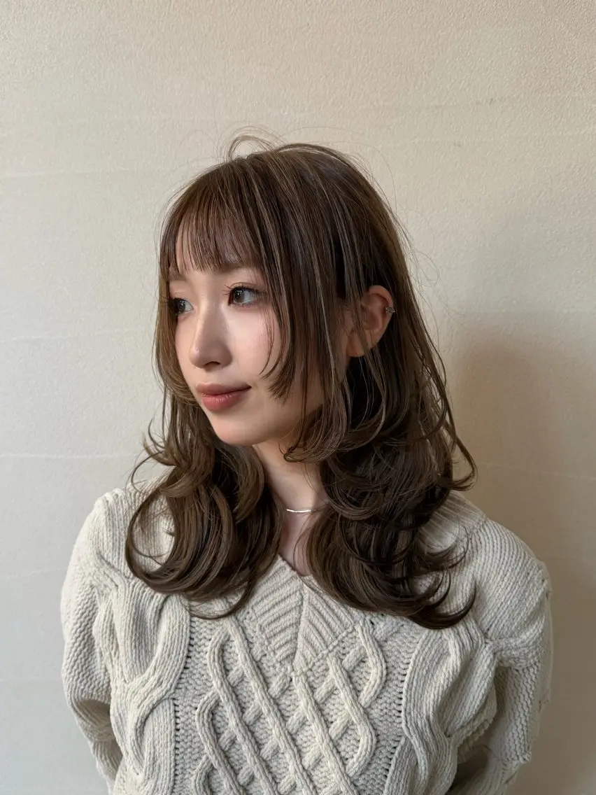 ミディアム ハッシュカット 外ハネヘア 宮田 蓮のヘアスタイル