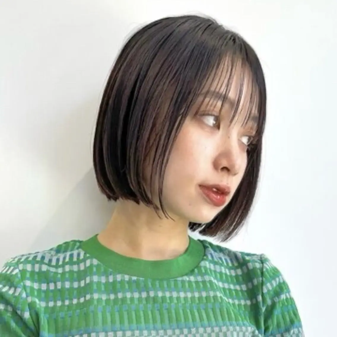 ミディアム カラー 似合わせカット× 顔周りカットるな🌛のヘアスタイル
