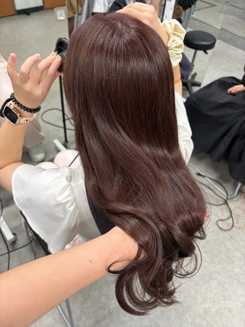ロング ピンクブラウン ヘアカラー みいな🍒 暖色カラー/レイヤーのヘアスタイル