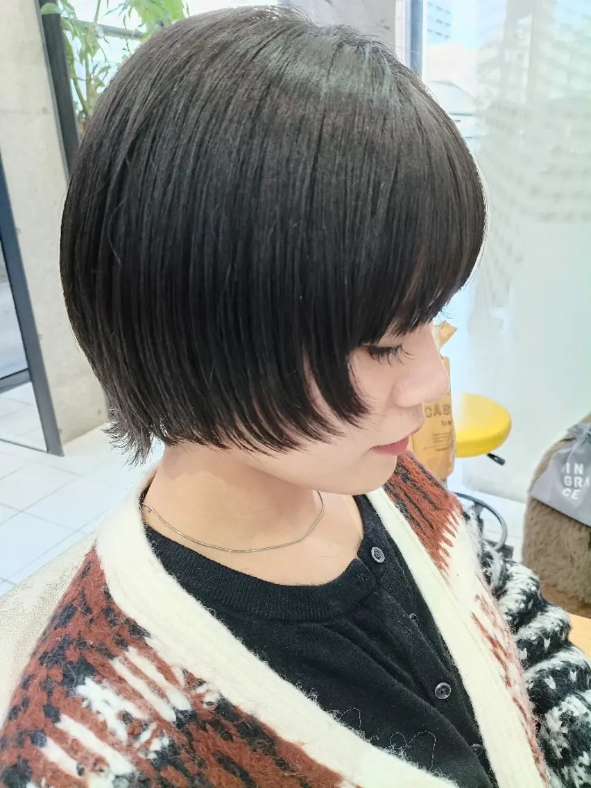 ショート 顔周りカット レイヤーカット ショートヘア ウルフカット 伊藤 茉莉杏のヘアスタイル