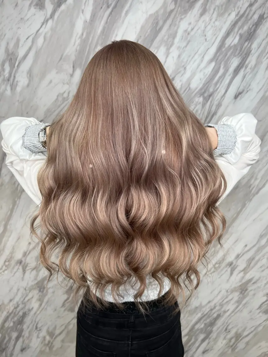 ロング ヘアカラー トリートメント 🌈カラー特化 ハイトーンけいと🌈のヘアスタイル