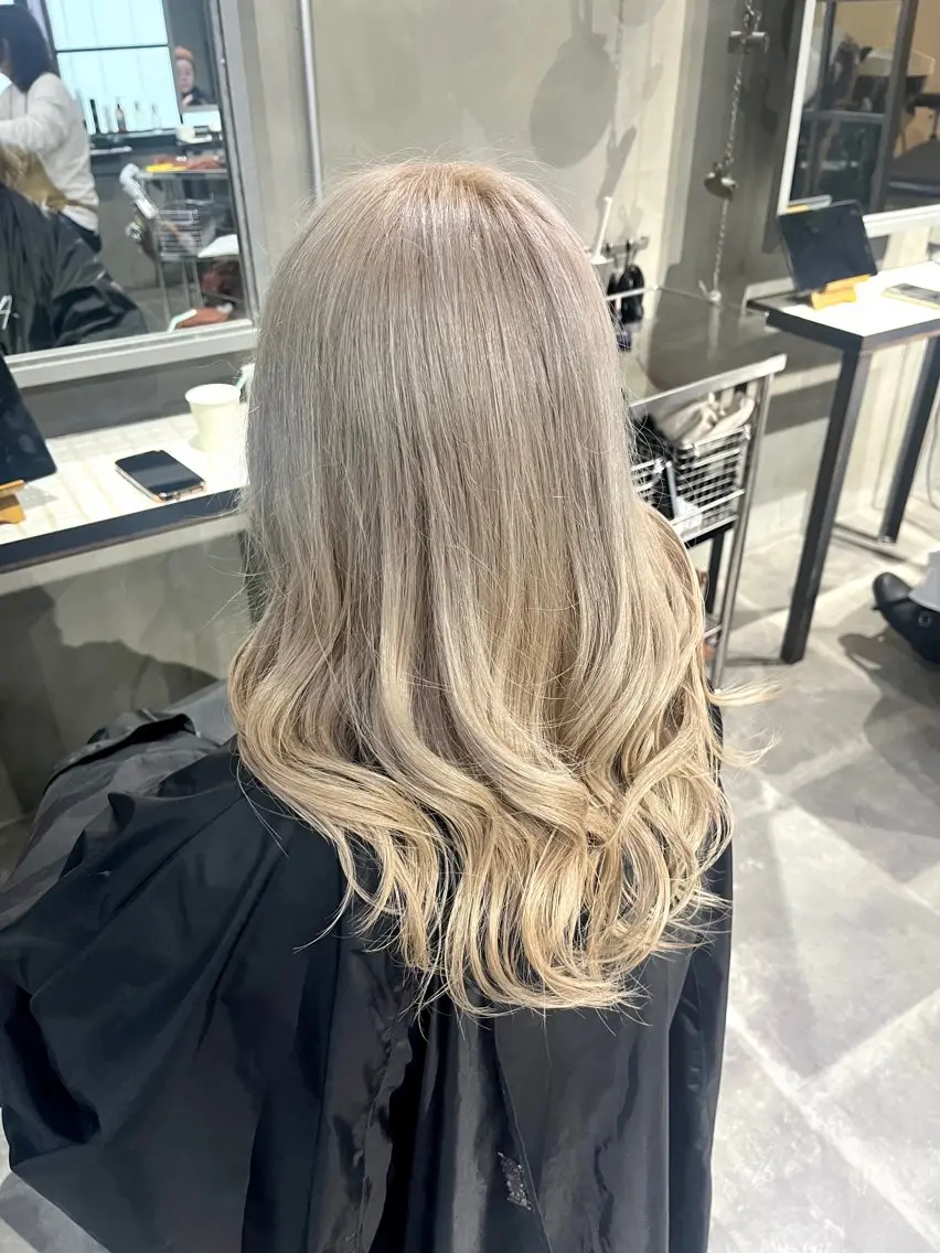 セミロング カラー カット ヘアカラー トリートメント 透明感♥韓国ヘア HINAのヘアスタイル