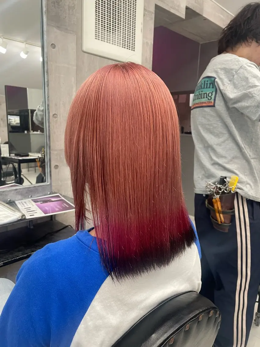 ミディアム カラー レイヤーの魔術師 𓍼takumi𓍼のヘアスタイル