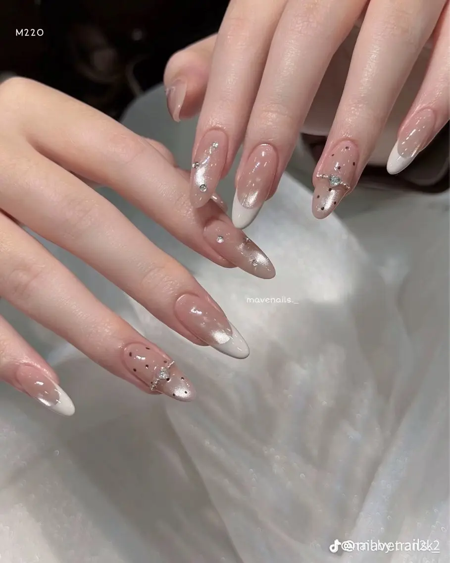 ネイル フラッシュネイル フレンチネイル グラデーション キラキラネイル 韓国ネイル ハンドネイル Hy nailsのネイルデザイン