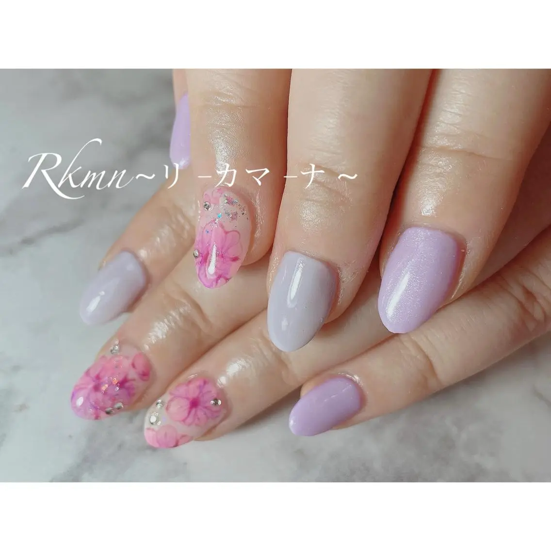 ネイル アートネイル フラワーネイル パープル 春ネイル ハンドネイル フットネイル ハンドケア Rkmn ~リ-カマ-ナ~のネイルデザイン