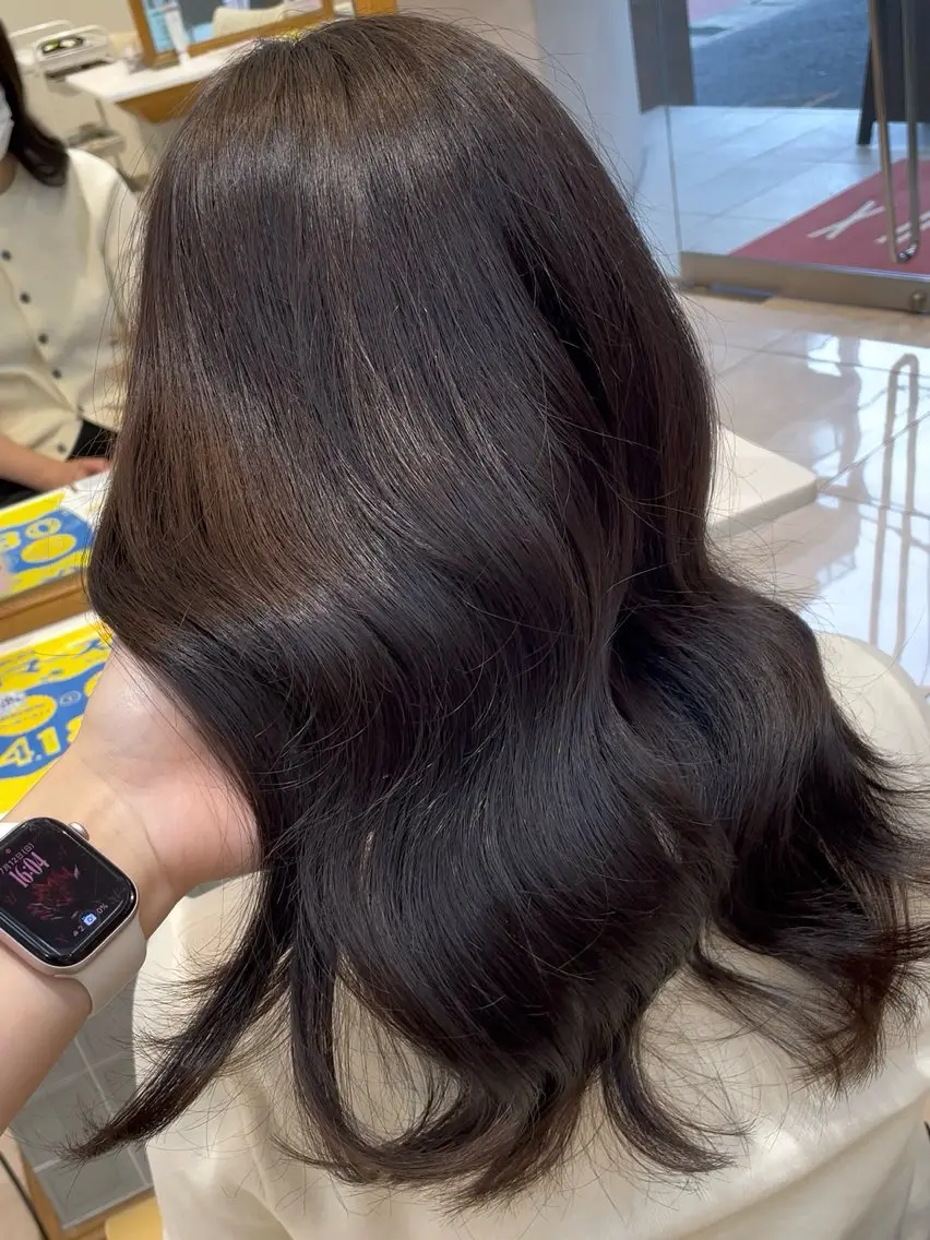 ロング カラー グレージュ オリーブグレージュ オリーブグレー カット ヘアカラー トリートメント 髪質改善ケア/透明感 カラー伊藤 千尋のヘアスタイル