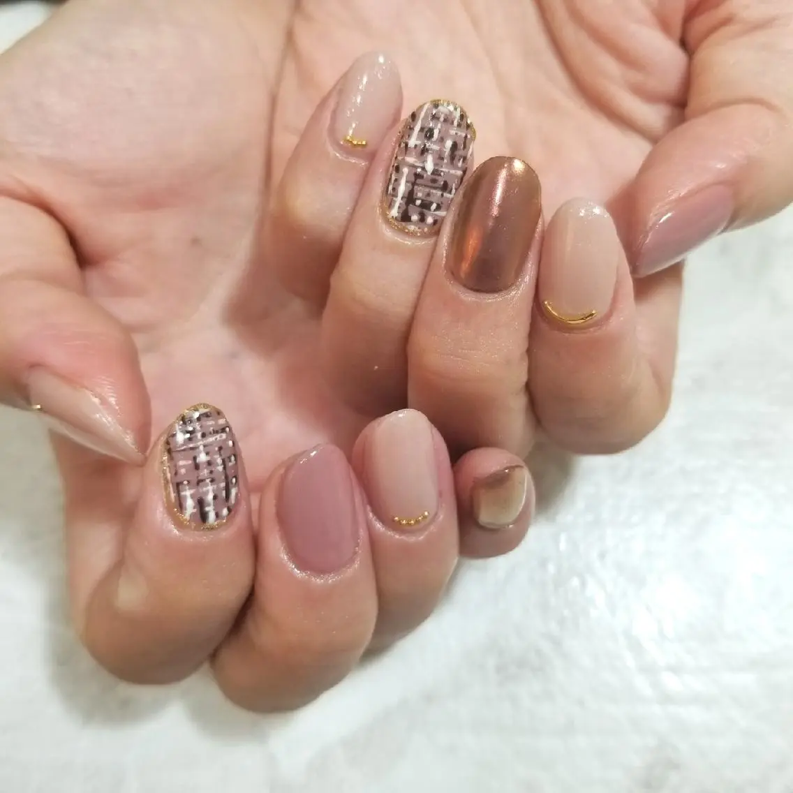 ネイル ツイードネイル ハンドネイル nijiiro🌈 サトウのネイルデザイン